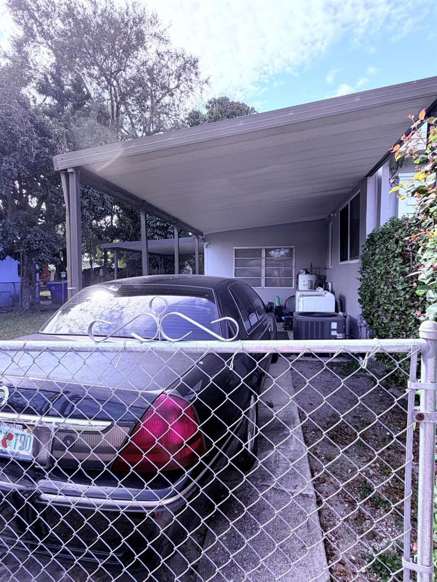 1500 NW 44th Street, Miami FL 33142 photo 4
