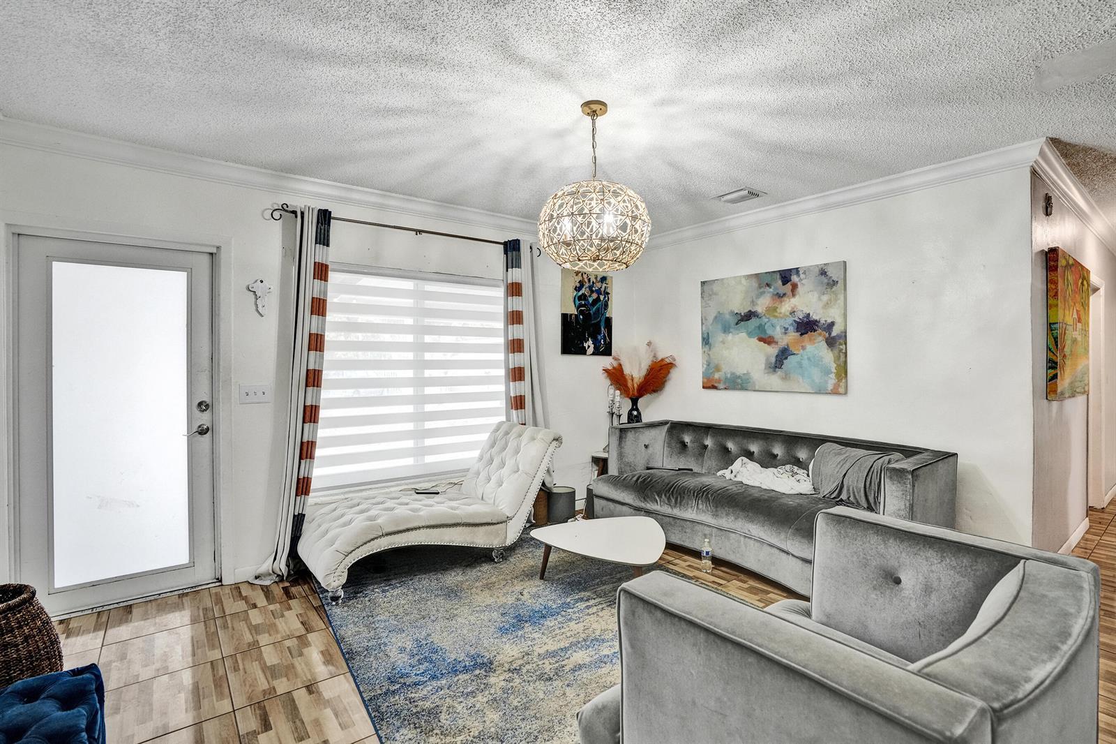 640 NE 160th Street, Miami FL 33162 photo 2