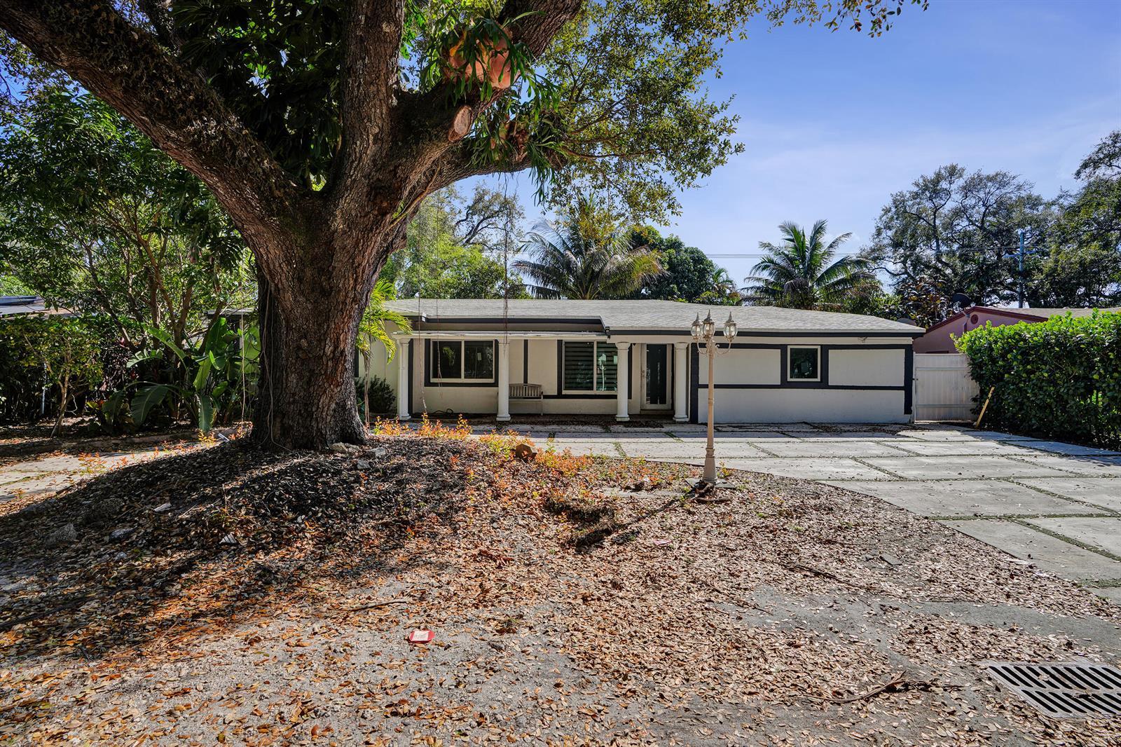 640 NE 160th Street, Miami FL 33162