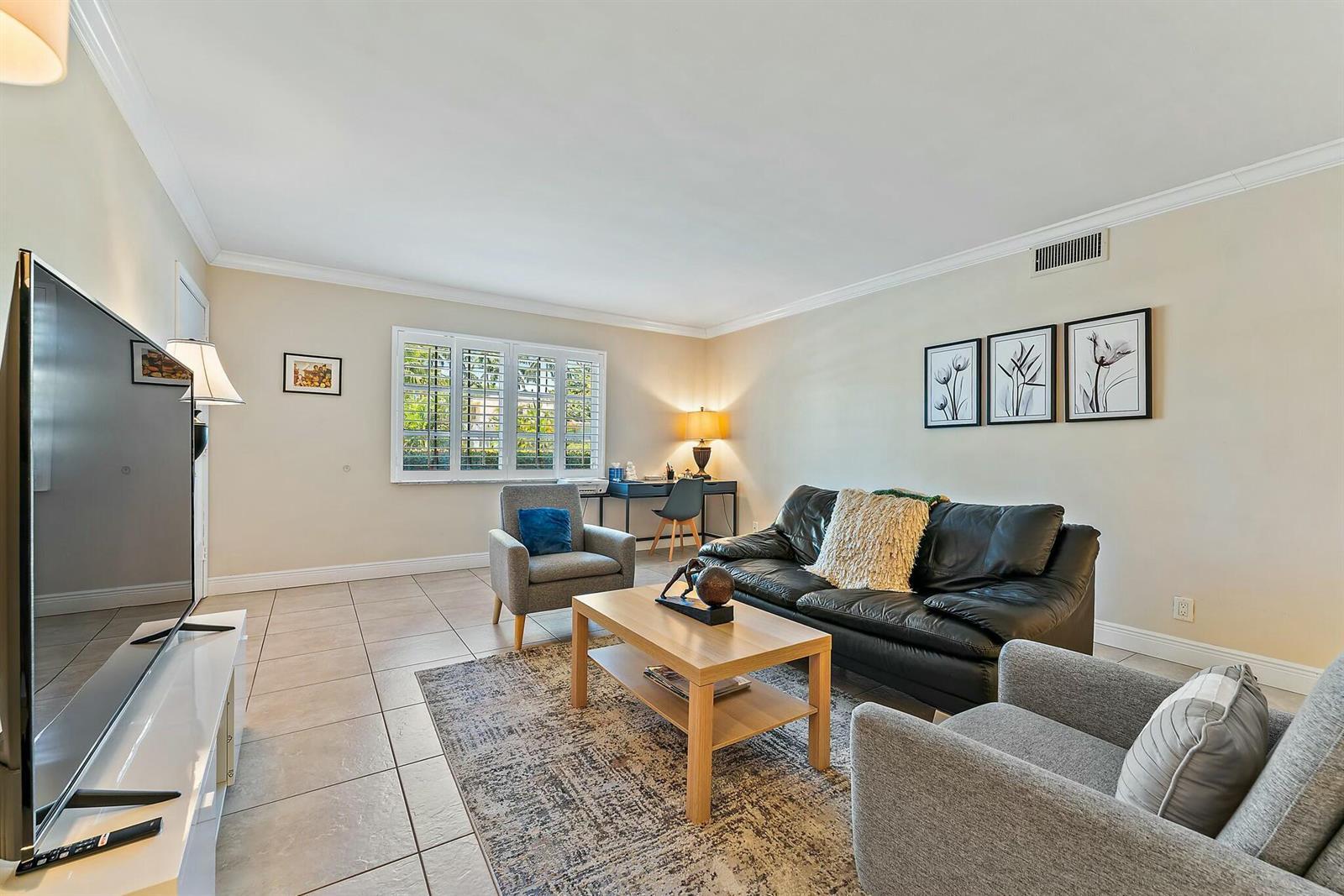 3036 Park Avenue, Riviera Beach FL 33404 photo 4
