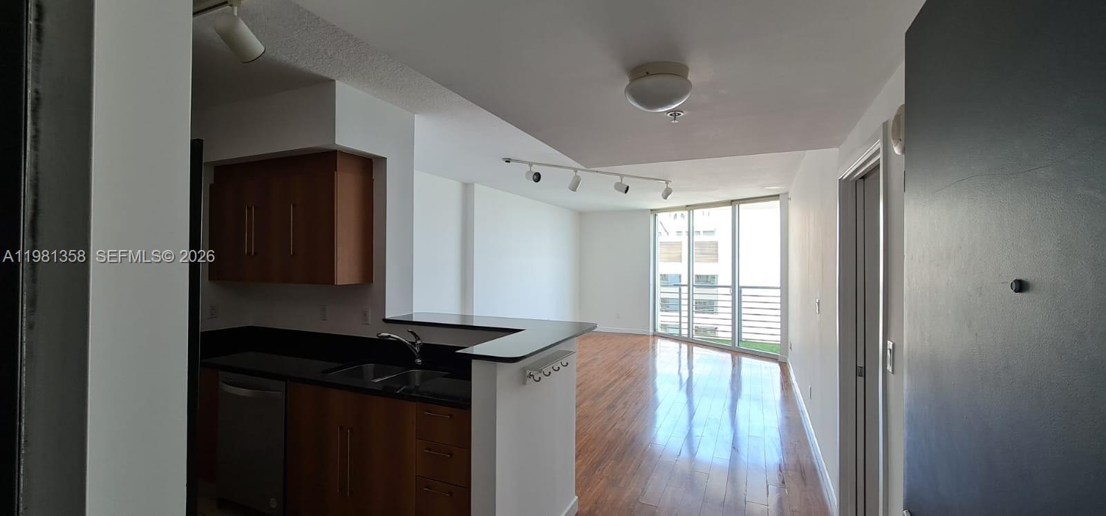 335 S Biscayne Blvd # 3610, Miami FL 33131 photo 2