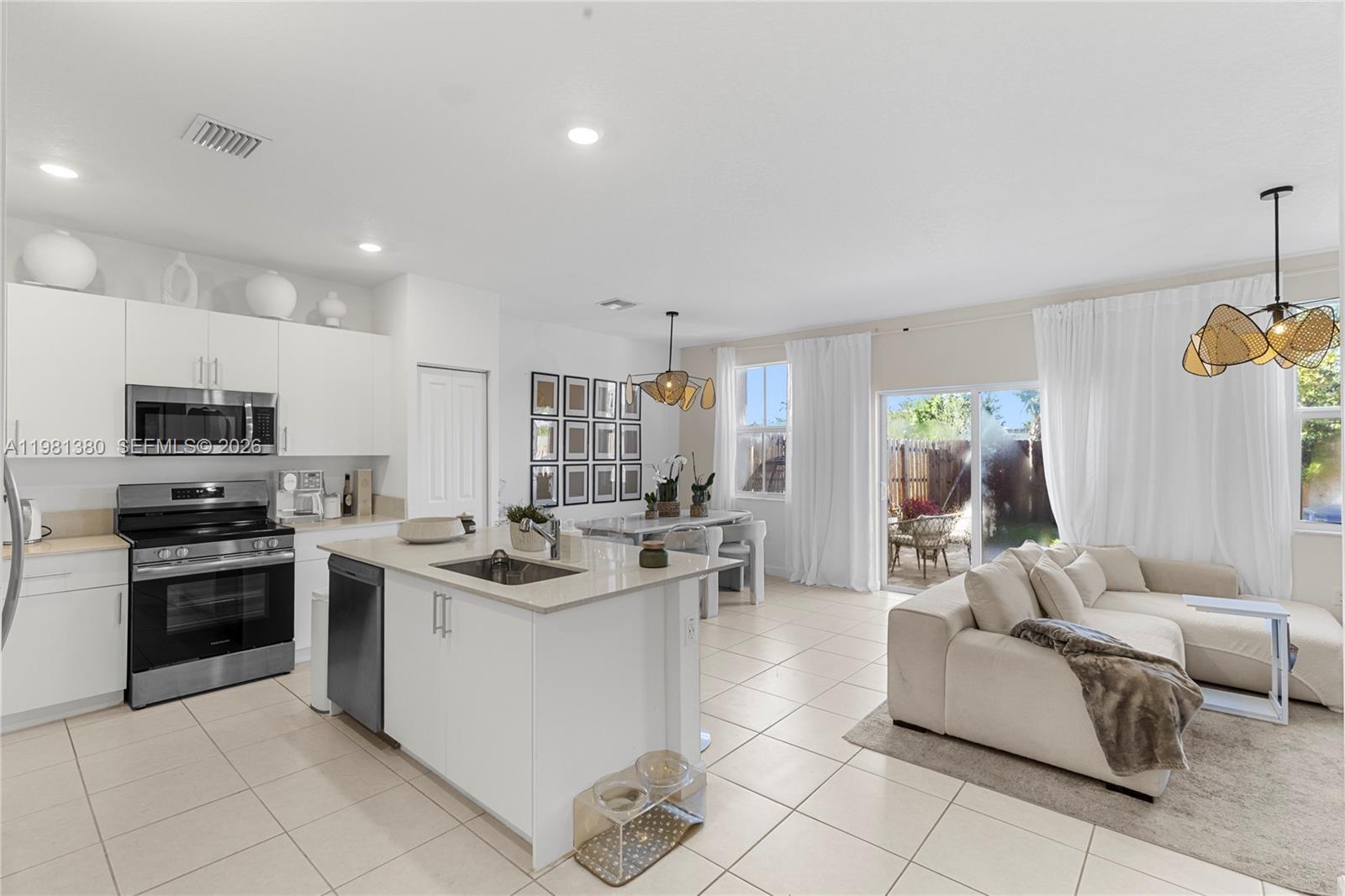 12022 NW 46th St, Coral Springs FL 33076