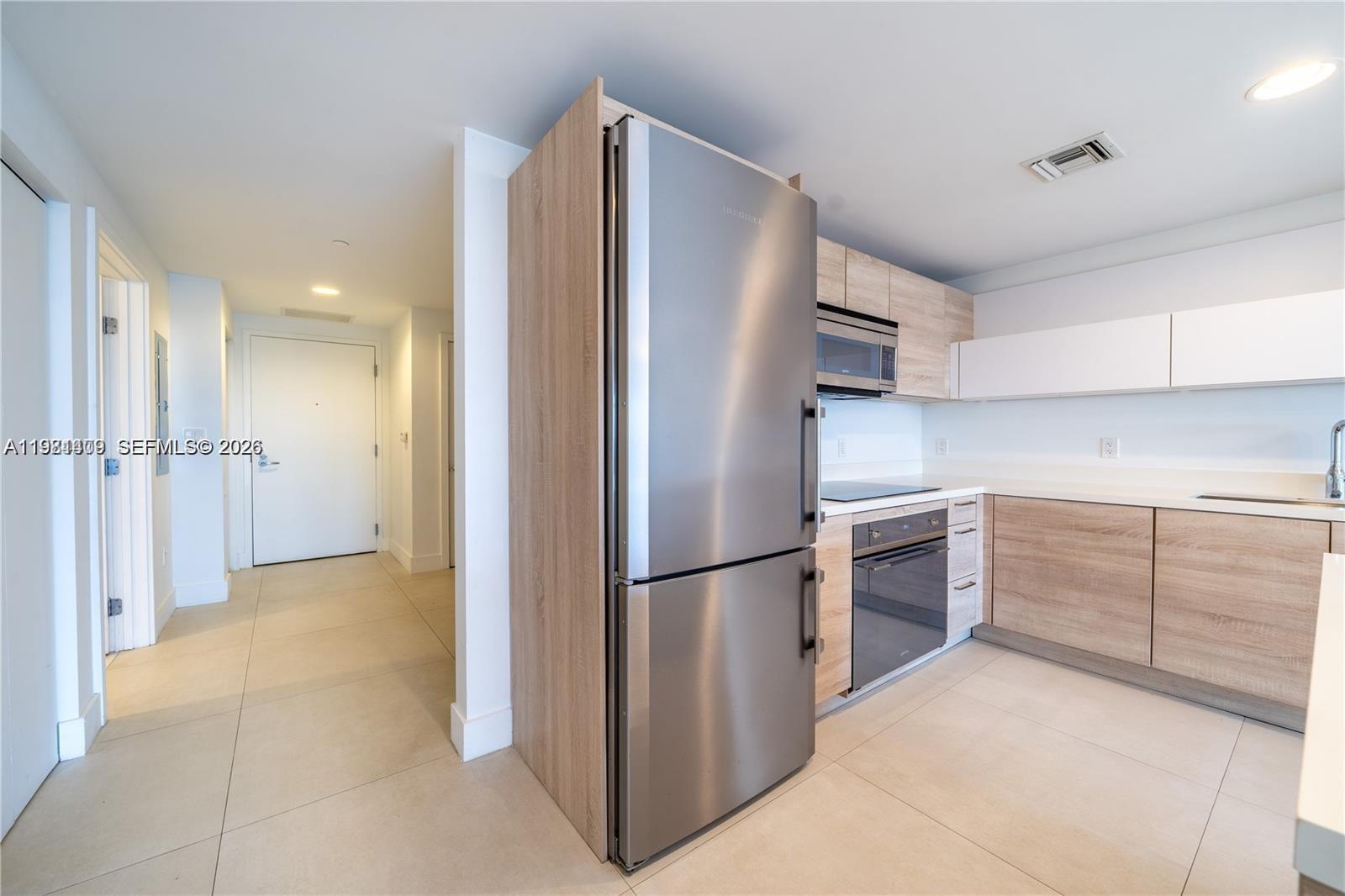 16385 Biscayne Blvd # 1120, North Miami Beach FL 33160 photo 5