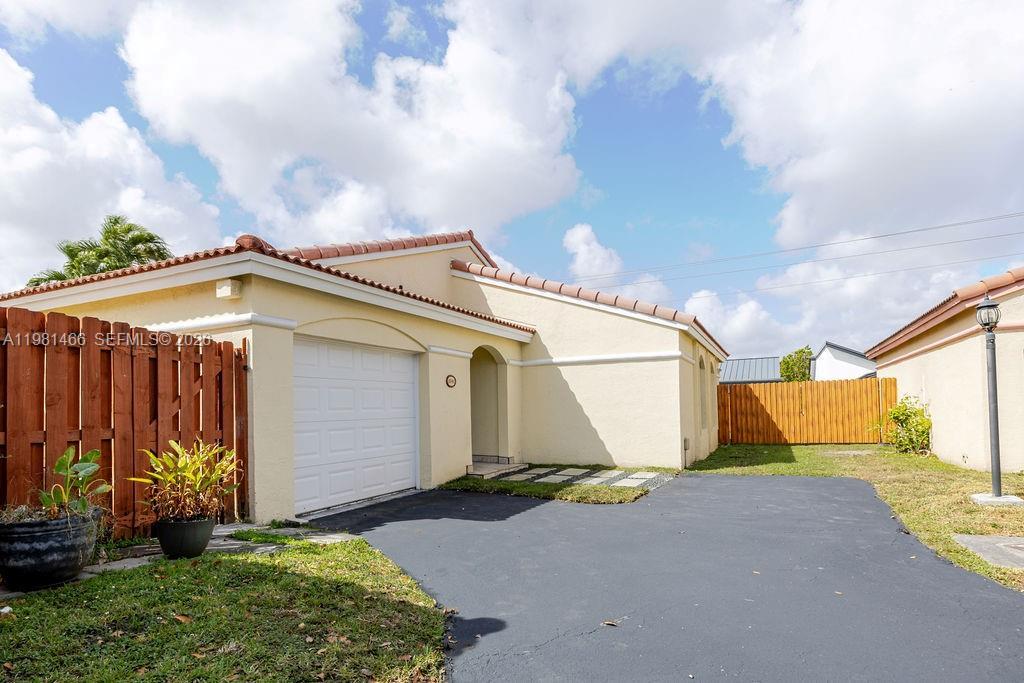 8940 SW 4th Ter, Miami FL 33174 photo 2