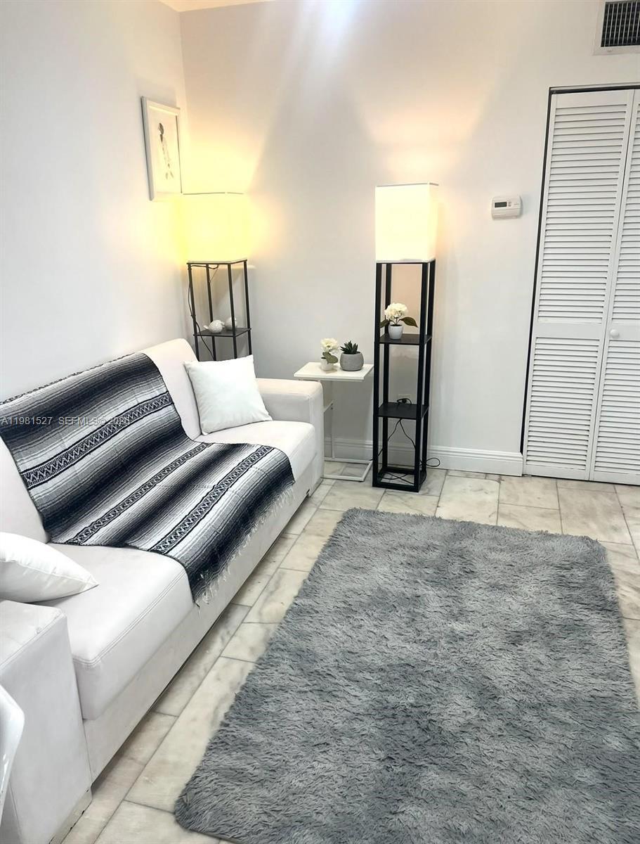 1526 Pennsylvania Ave # 15, Miami Beach FL 33139 photo 2
