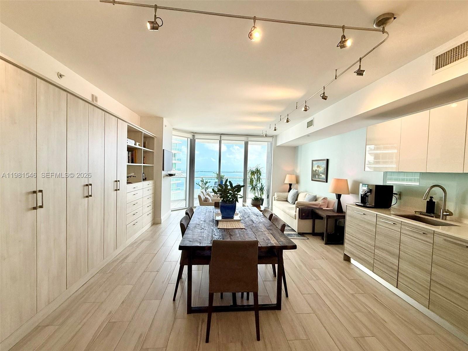 1300 Brickell Bay Dr # 3406, Miami FL 33131 photo 2