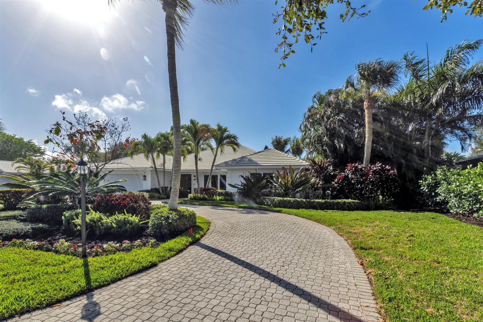 2720 Cardinal Circle, Gulf Stream FL 33483 photo 2