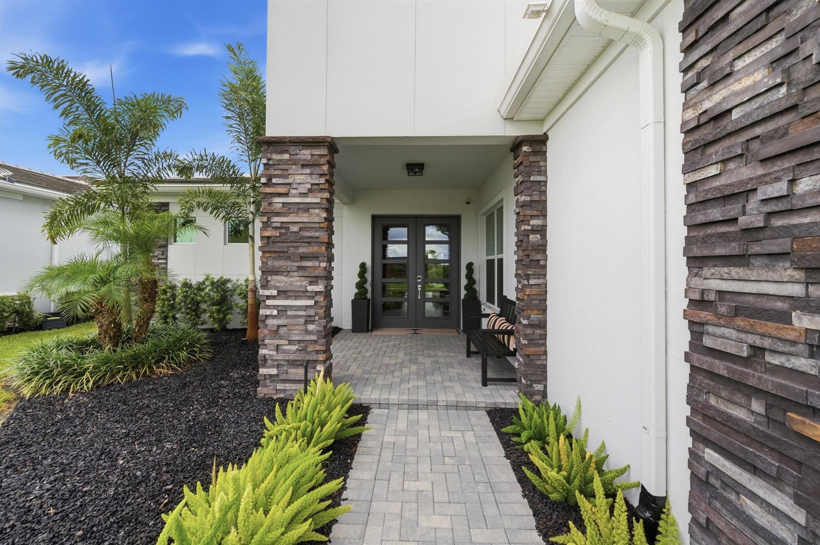 10639 Vineyard Drive, Port St. Lucie FL 34987 photo 3