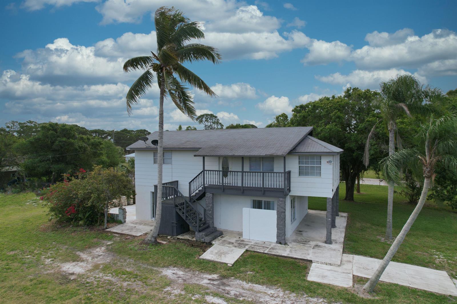 4916 Silver Oak Drive, Fort Pierce FL 34982 photo 2