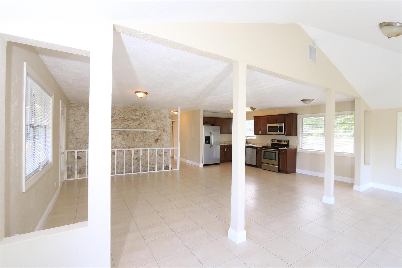 4916 Silver Oak Drive, Fort Pierce FL 34982 photo 5