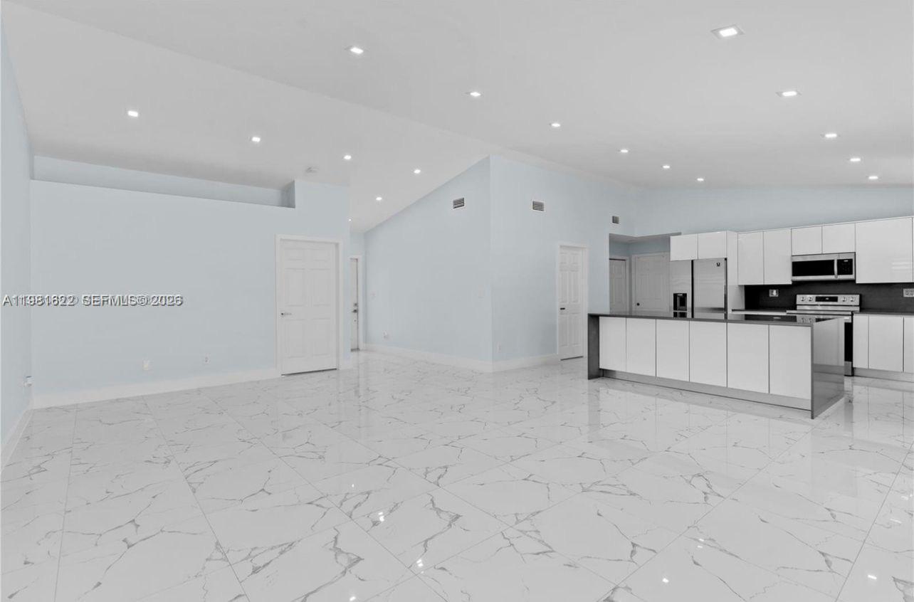 14721 SW 170th Ter, Miami FL 33187 photo 5