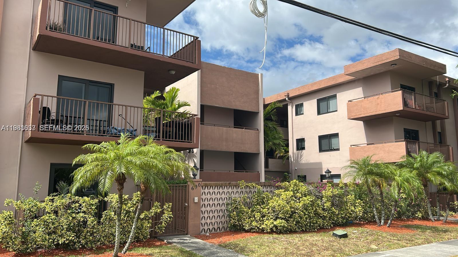 690 NE 123rd St # 208, North Miami FL 33161