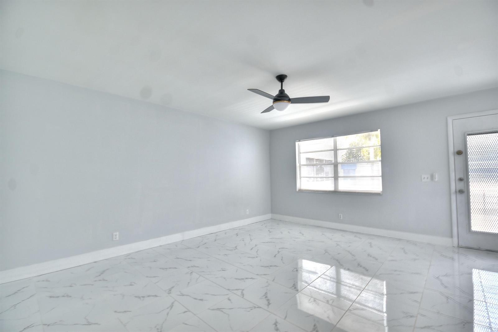137 Normandy C # 137, Delray Beach FL 33484 photo 2
