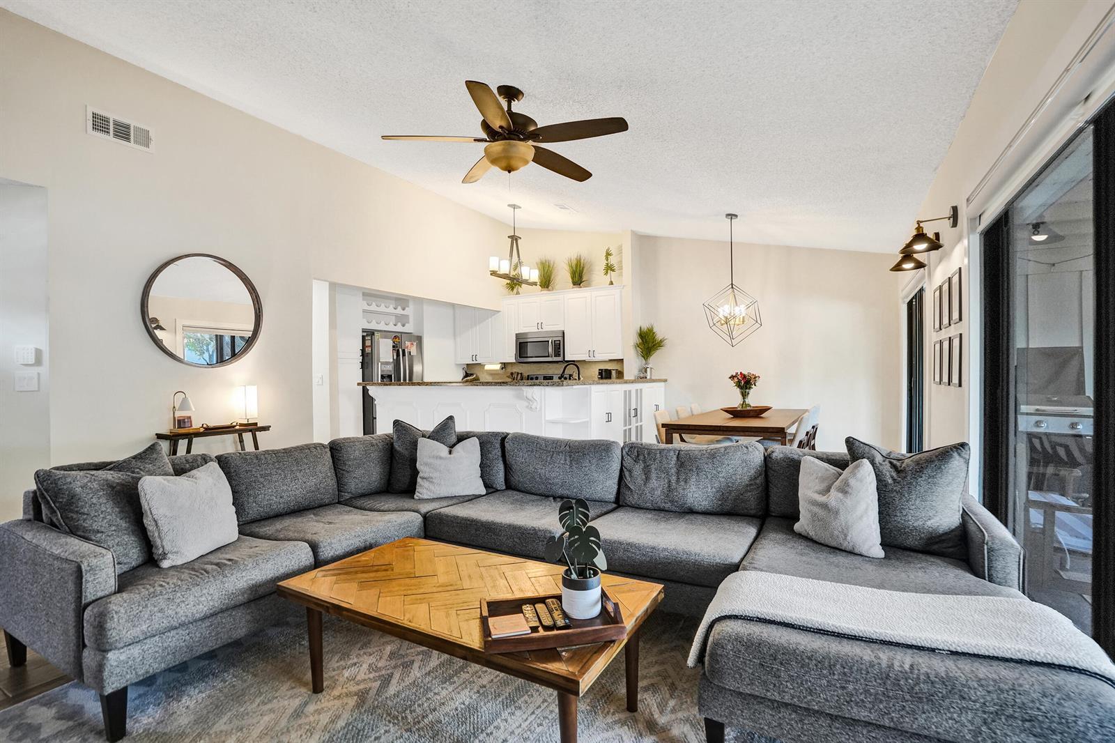 7826 NW 60th Street, Tamarac FL 33321 photo 2