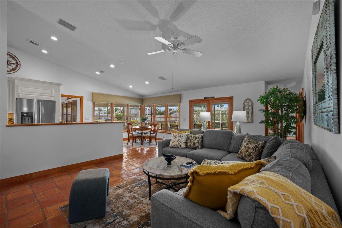 103 Olympus Circle, Jupiter FL 33477 photo 5
