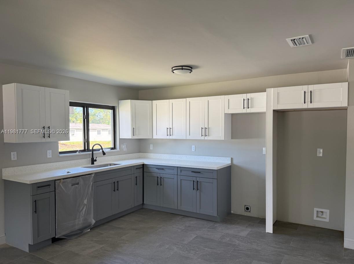 2806 NW 9th Ct, Fort Lauderdale FL 33311 photo 2