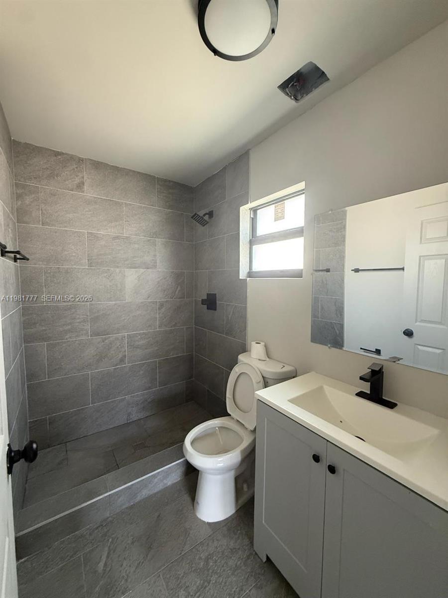 2806 NW 9th Ct, Fort Lauderdale FL 33311 photo 4