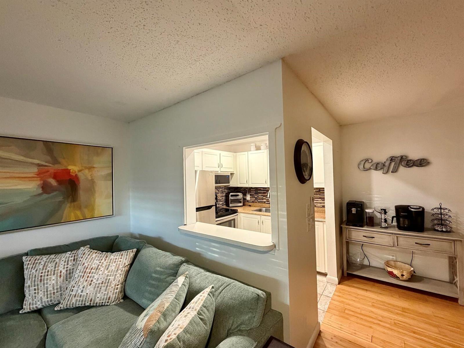 335 Durham J, Deerfield Beach FL 33442 photo 2