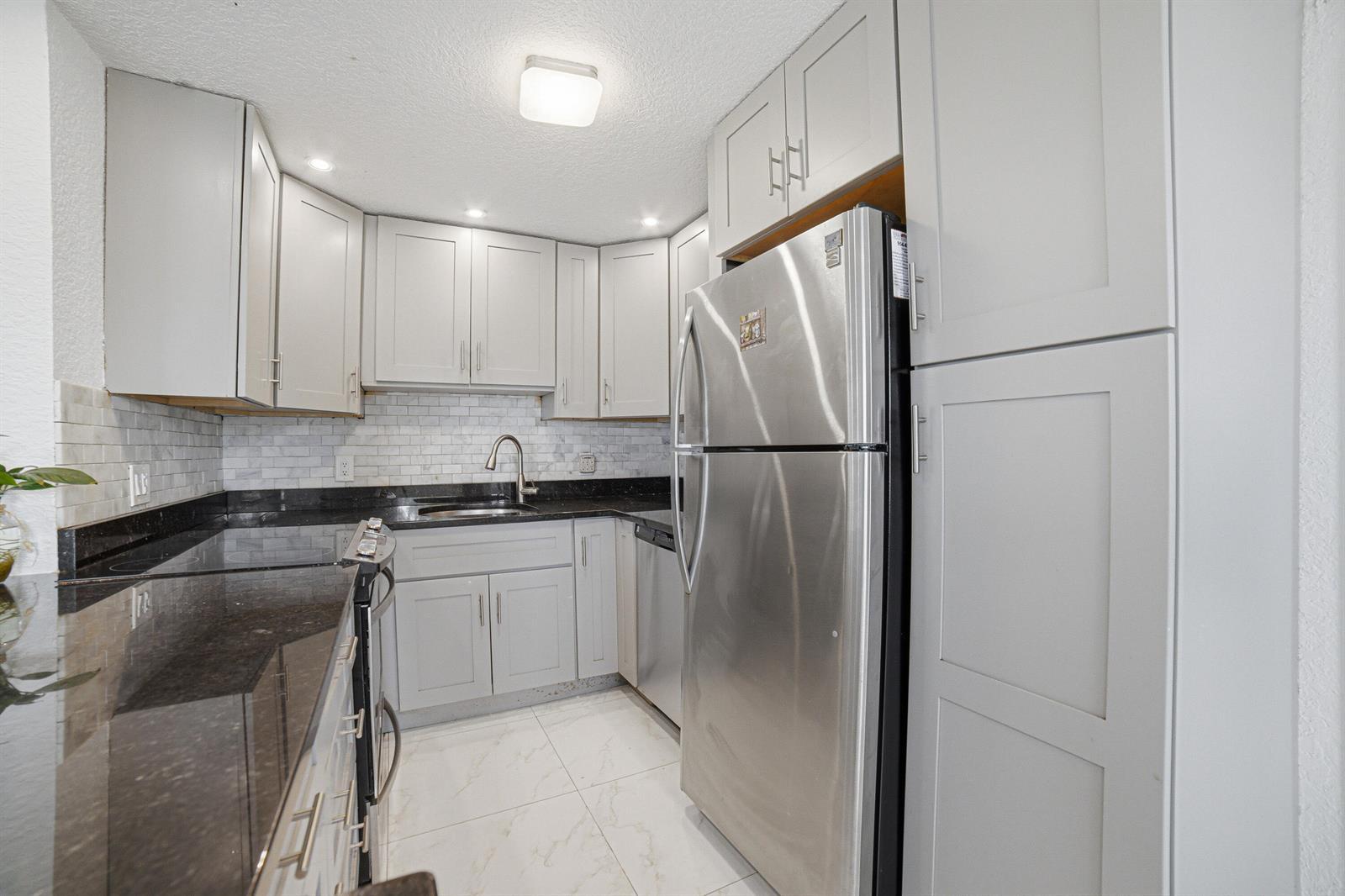 51 Markham C, Deerfield Beach FL 33442 photo 3