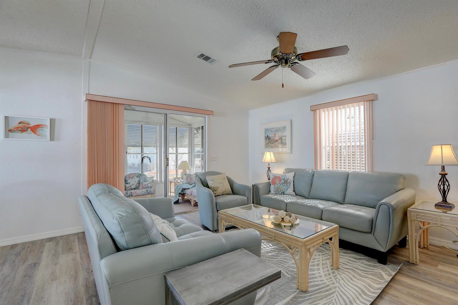 7576 Chasta Road, FL 32976 photo 4