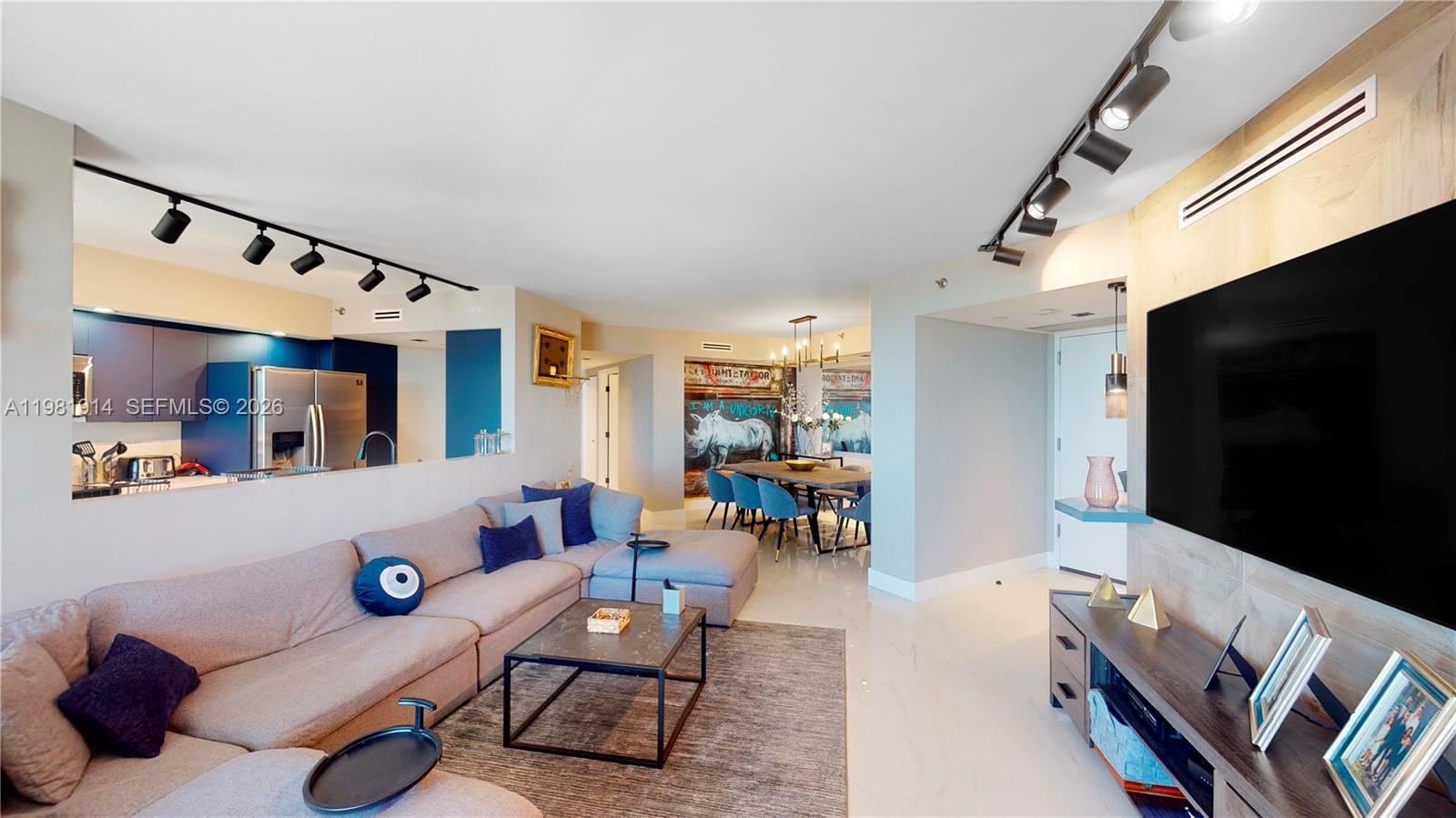 1000 W Island Blvd # 2903, Aventura FL 33160 photo 2