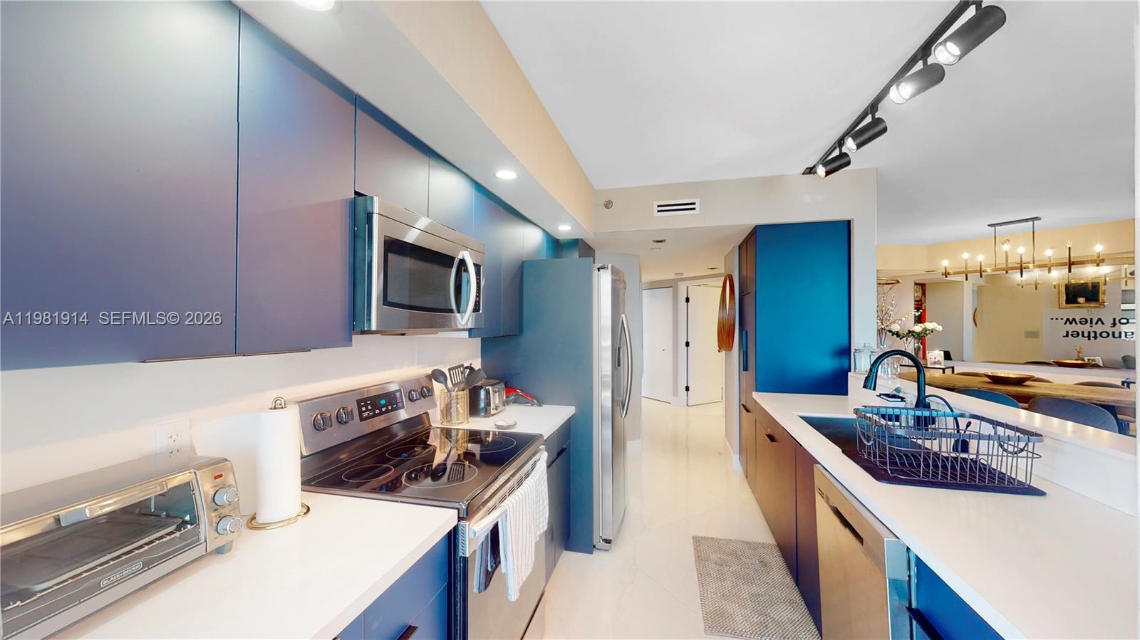1000 W Island Blvd # 2903, Aventura FL 33160 photo 5