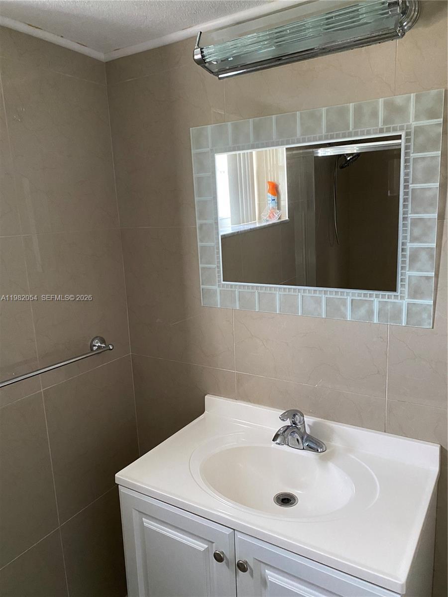 802 NE 26th Ave # 802, Hallandale Beach FL 33009 photo 5
