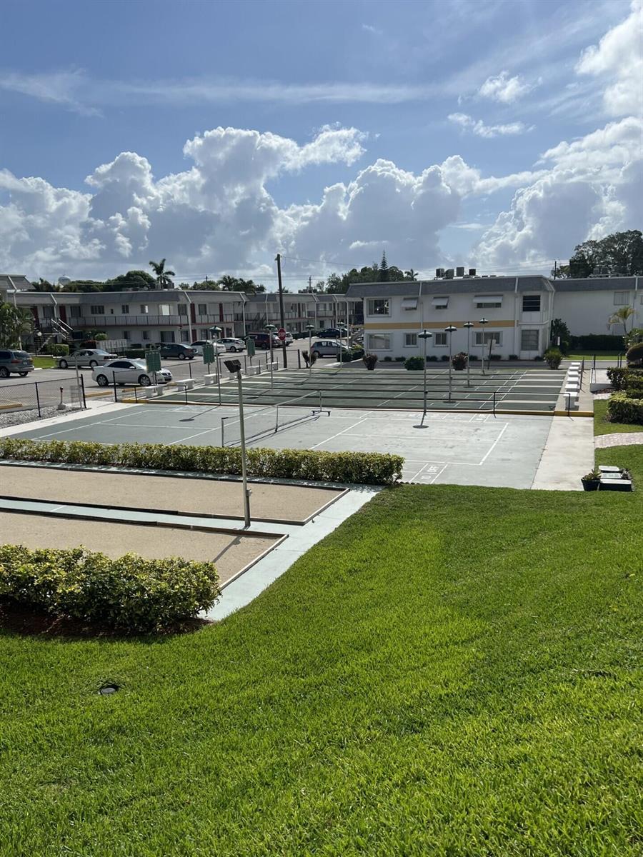 3280 Cynthia Lane Unit 203, FL 33461