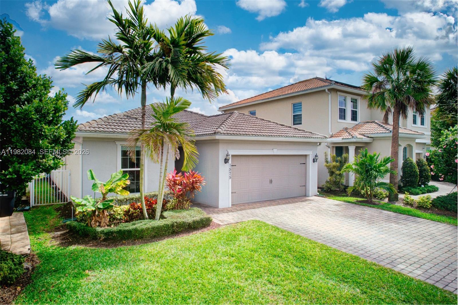 1575 Pongam Ter, Hollywood FL 33021 photo 2