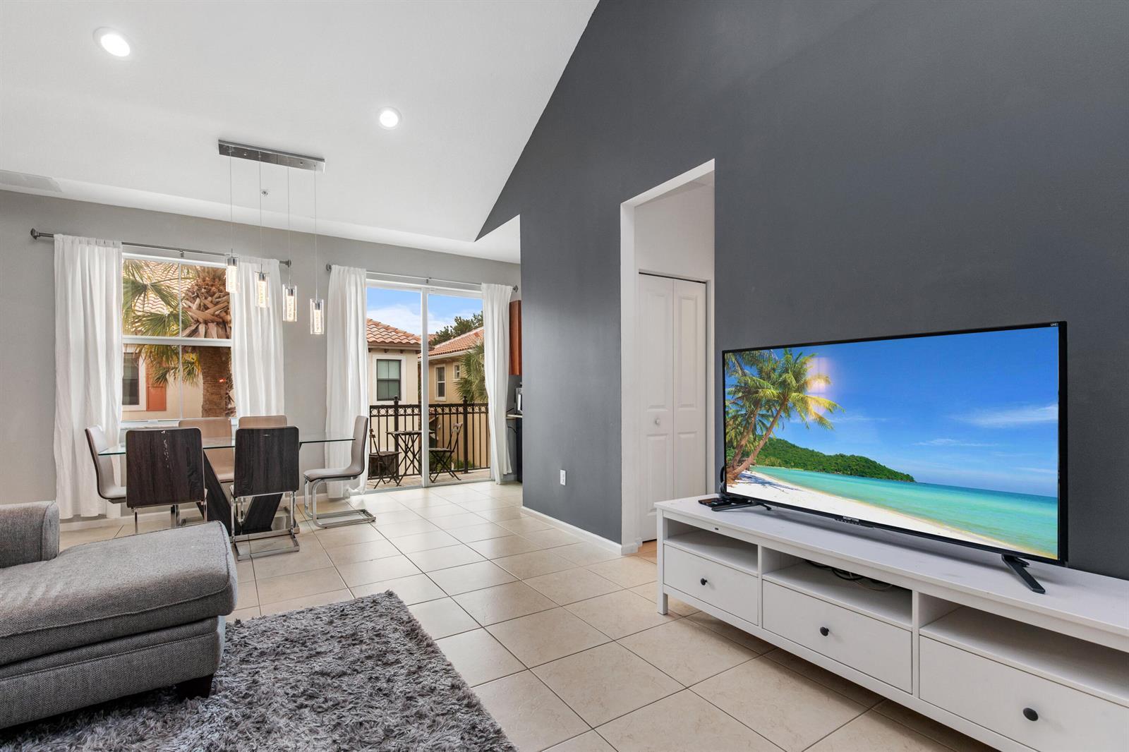 12651 NW 32nd Place, Sunrise FL 33323 photo 4