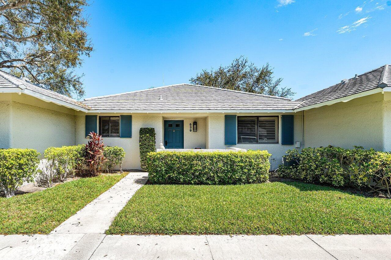 539 Club Drive, Palm Beach Gardens FL 33418