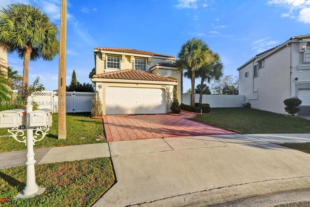 2163 NW 157th Ln, Pembroke Pines FL 33028 photo 2