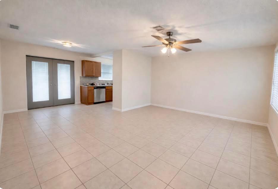 823 Lynnwood Drive, FL 33461 photo 3