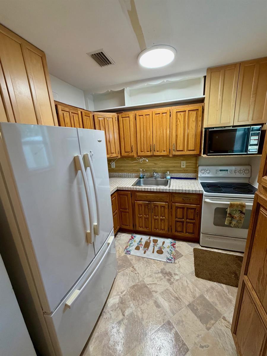 360 Forest Hill Boulevard, West Palm Beach FL 33405 photo 4