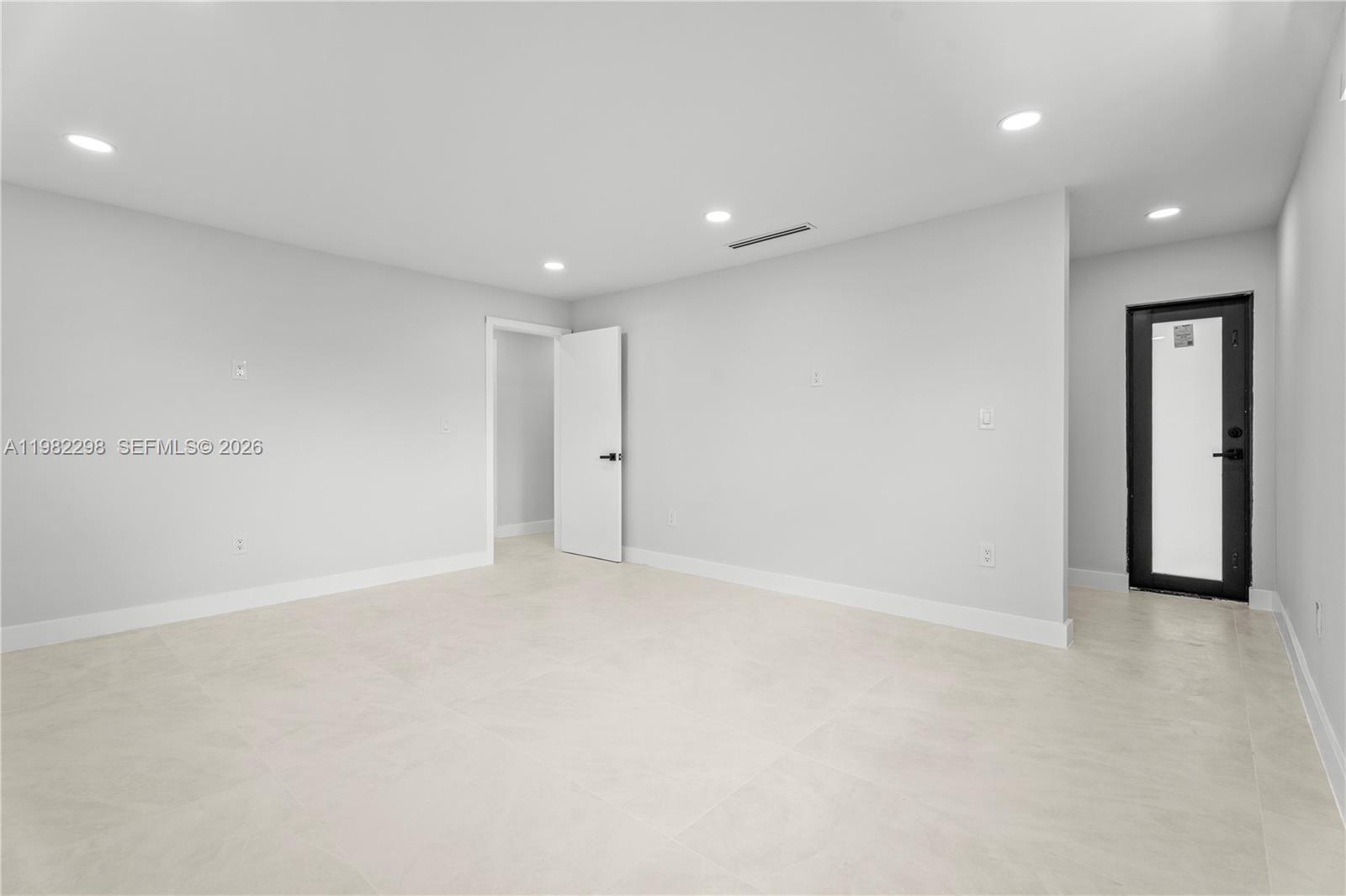 11660 Canal Dr, North Miami FL 33181 photo 3