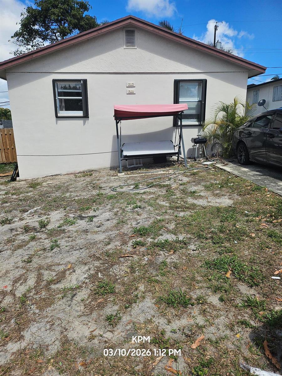 919 Selkirk Street, West Palm Beach FL 33405