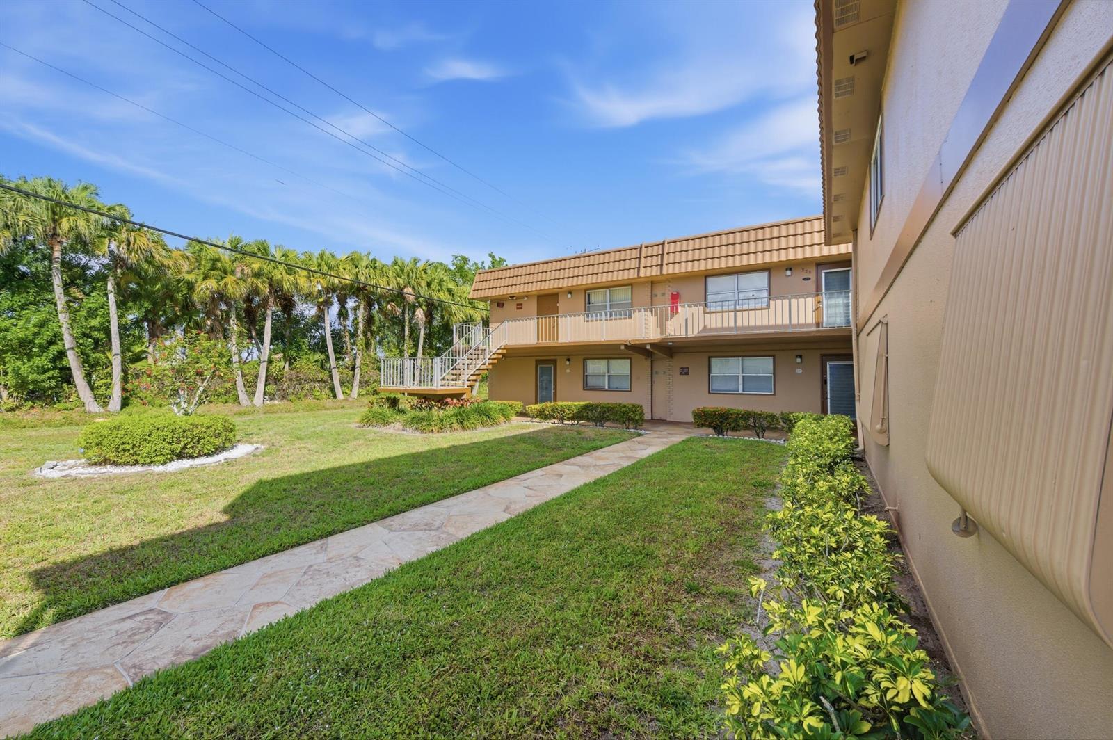 336 Brittany G, Delray Beach FL 33446 photo 3