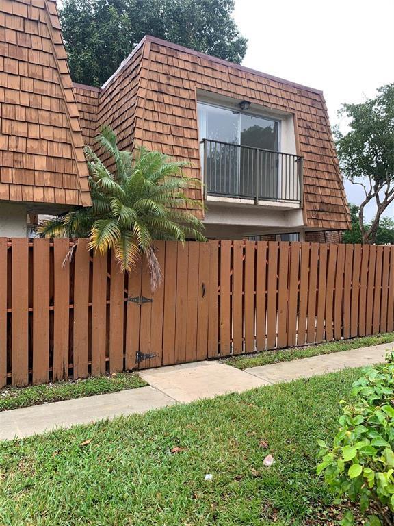 2161 Orange Grove Drive # 9, Davie FL 33324
