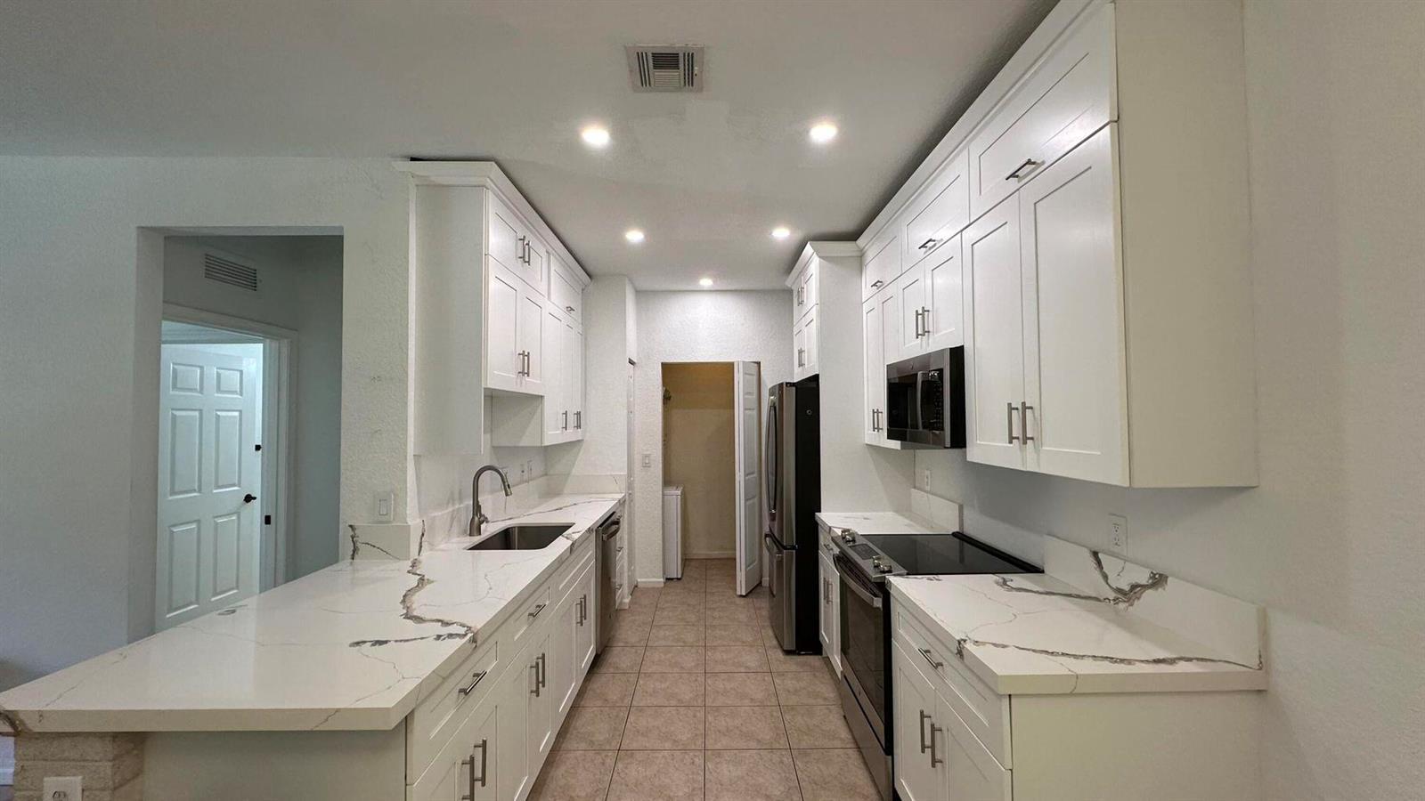 3549 Forest Hill Boulevard # 19, Palm Springs FL 33406 photo 3