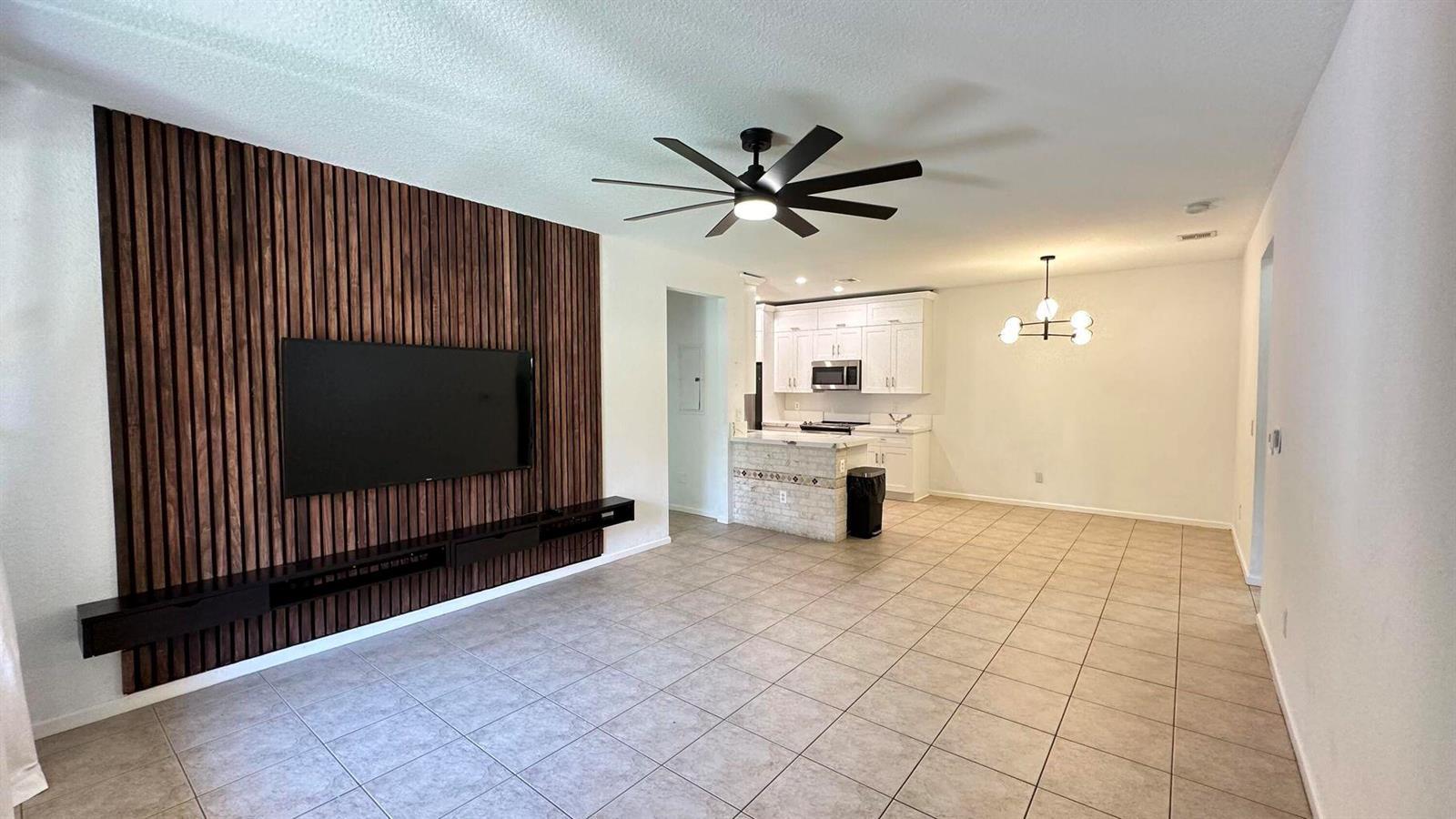 3549 Forest Hill Boulevard # 19, Palm Springs FL 33406