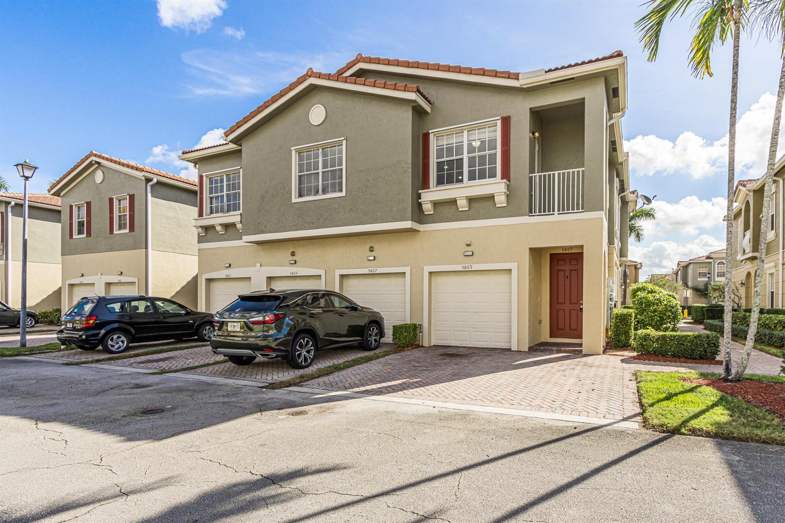 5869 Hampton Hills Boulevard, Tamarac FL 33321