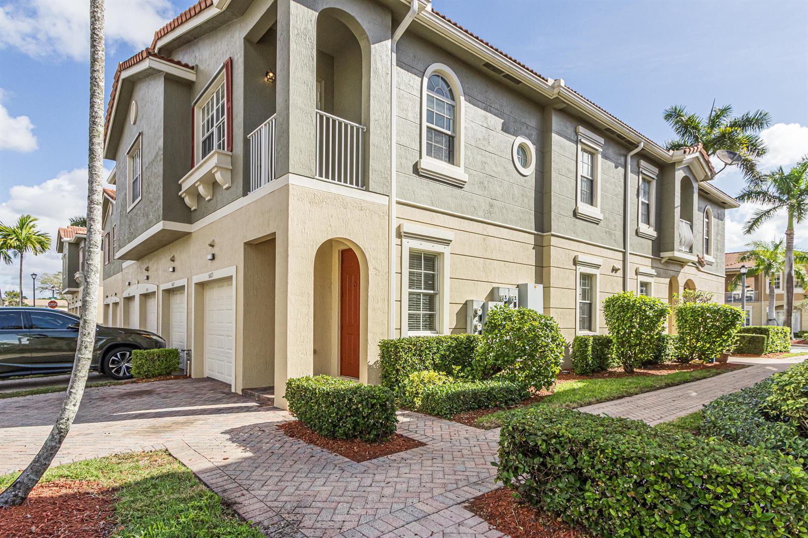 5869 Hampton Hills Boulevard, Tamarac FL 33321 photo 4