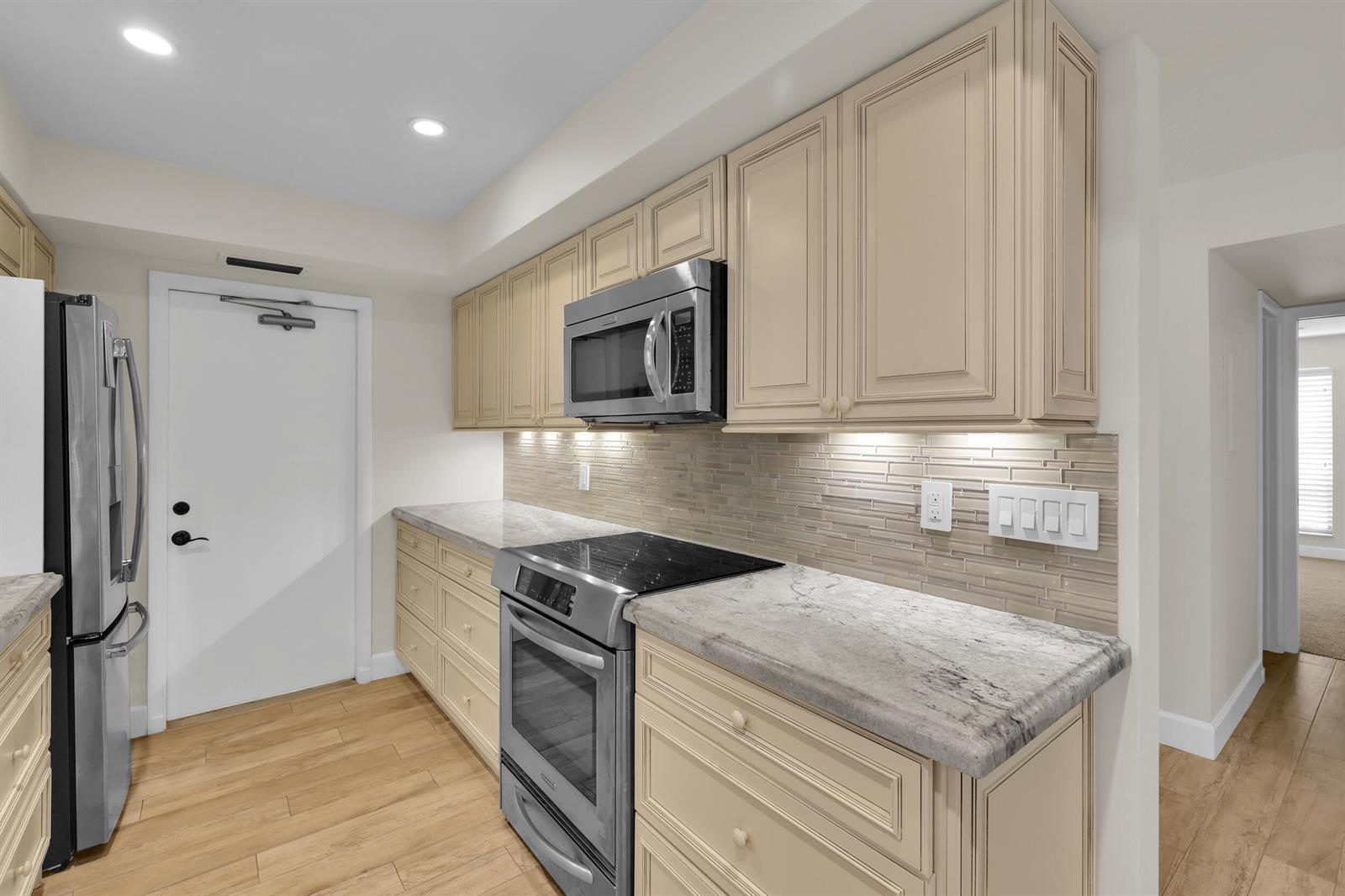 24 SE Turtle Creek Drive # C, Jupiter FL 33469 photo 5