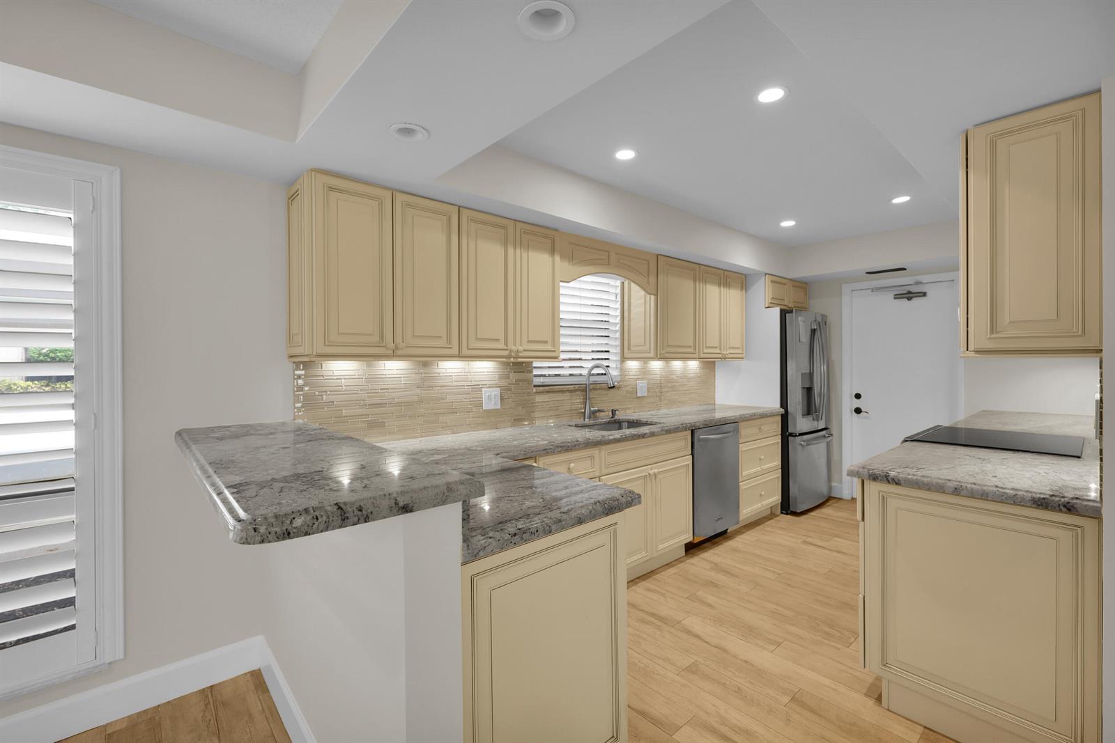 24 SE Turtle Creek Drive # C, Jupiter FL 33469 photo 4