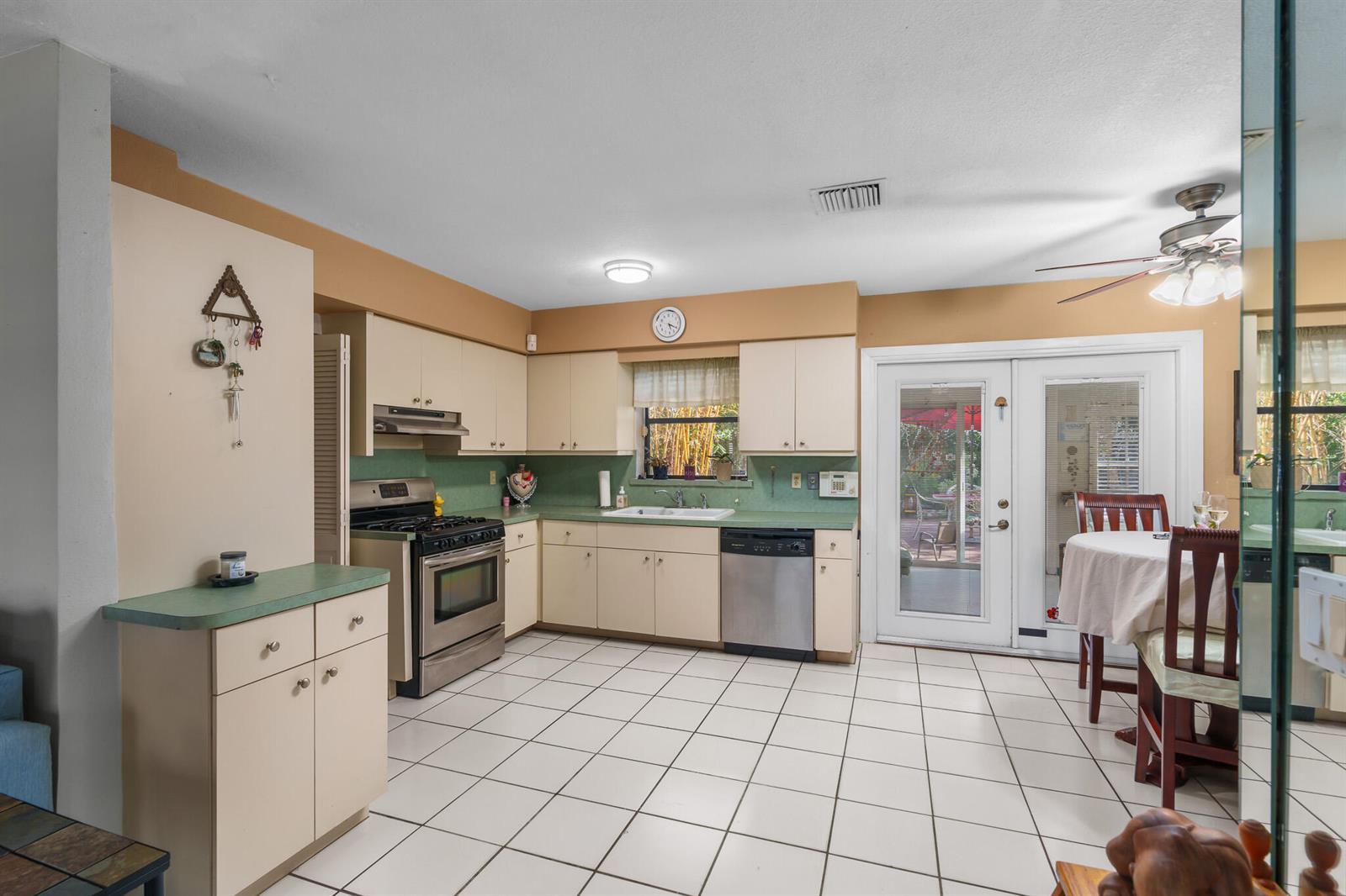 1400 NE 24th Street, Pompano Beach FL 33064 photo 3