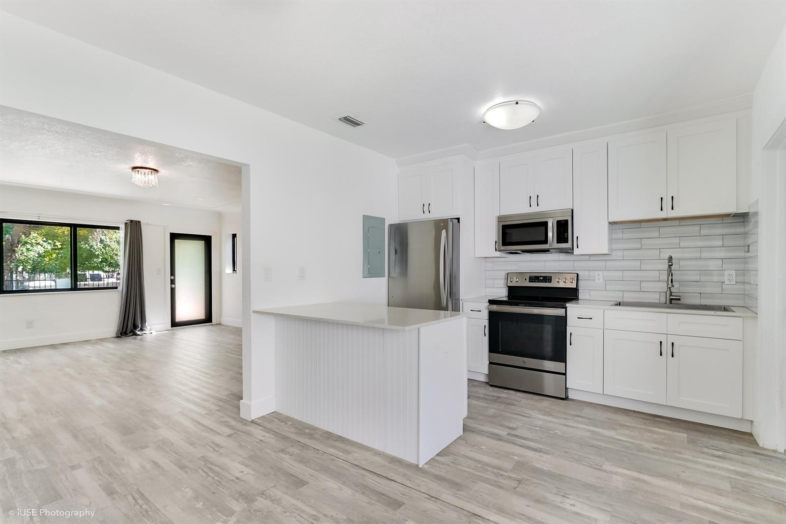6820 NE 5th Avenue, Miami FL 33138 photo 4