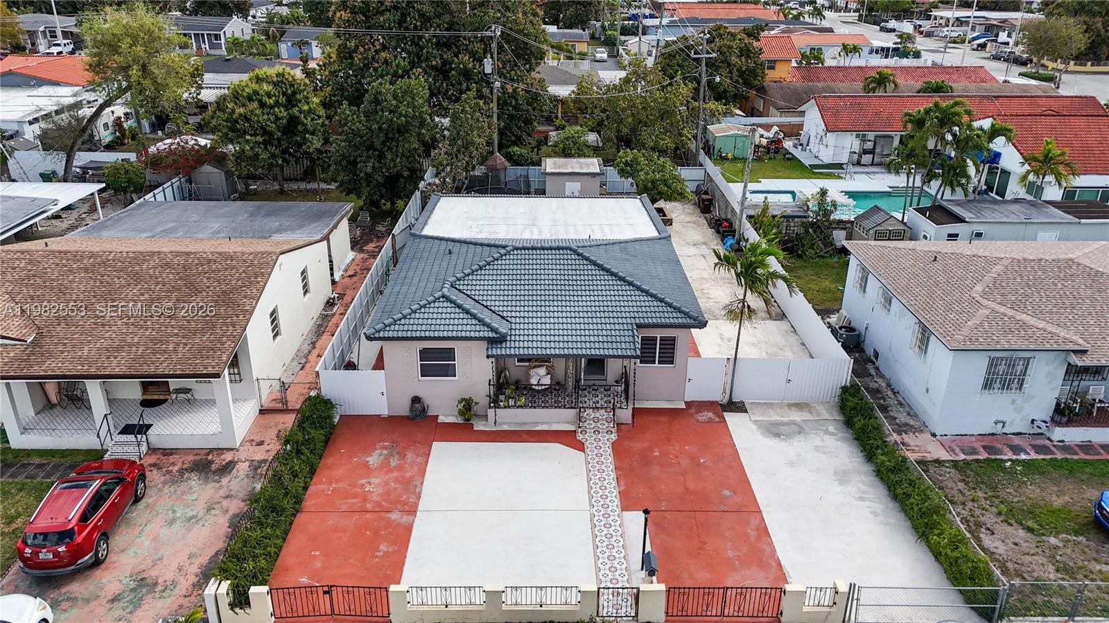 Hialeah, FL 33010 photo 2