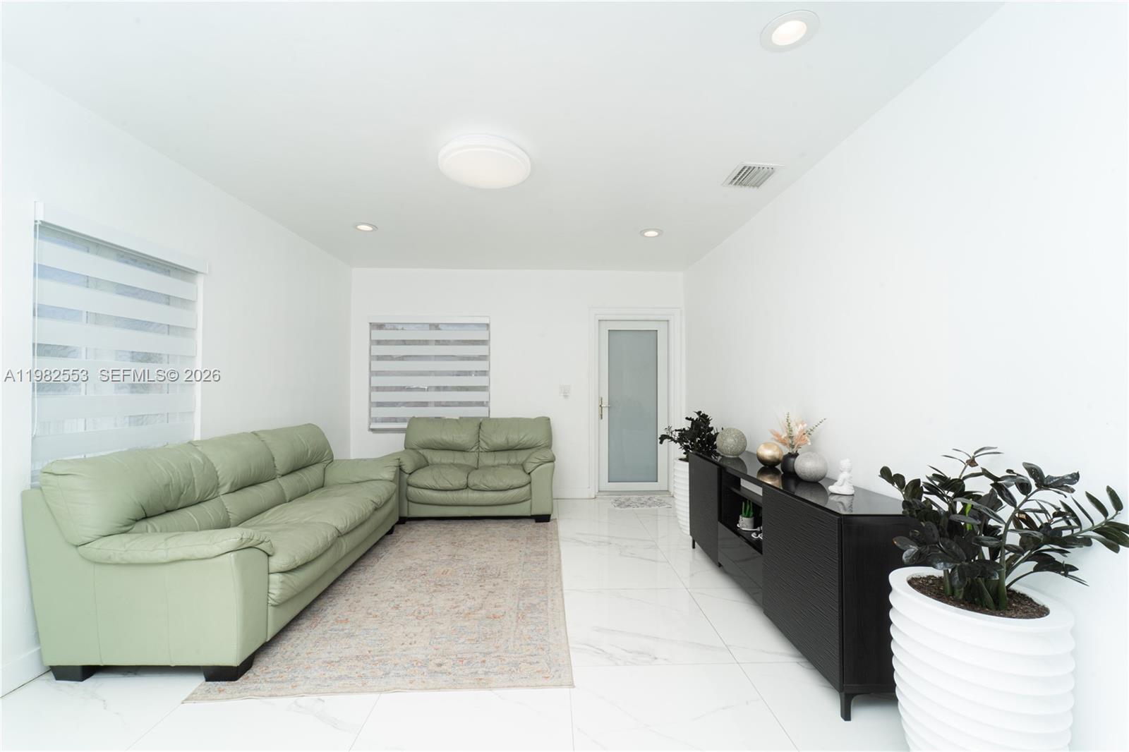 Hialeah, FL 33010 photo 4