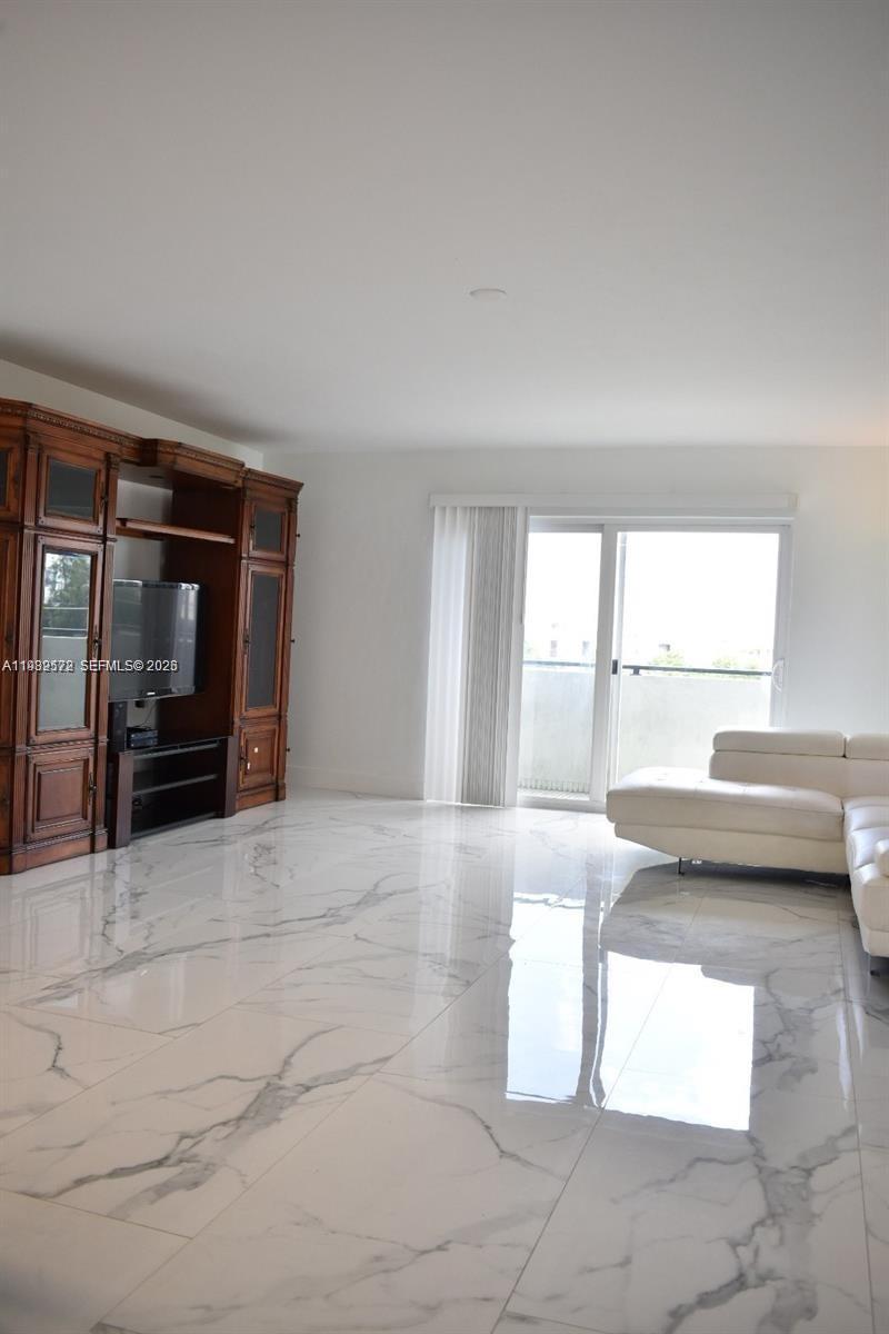 8024 Tatum Waterway Dr # 5A, Miami Beach FL 33141 photo 5