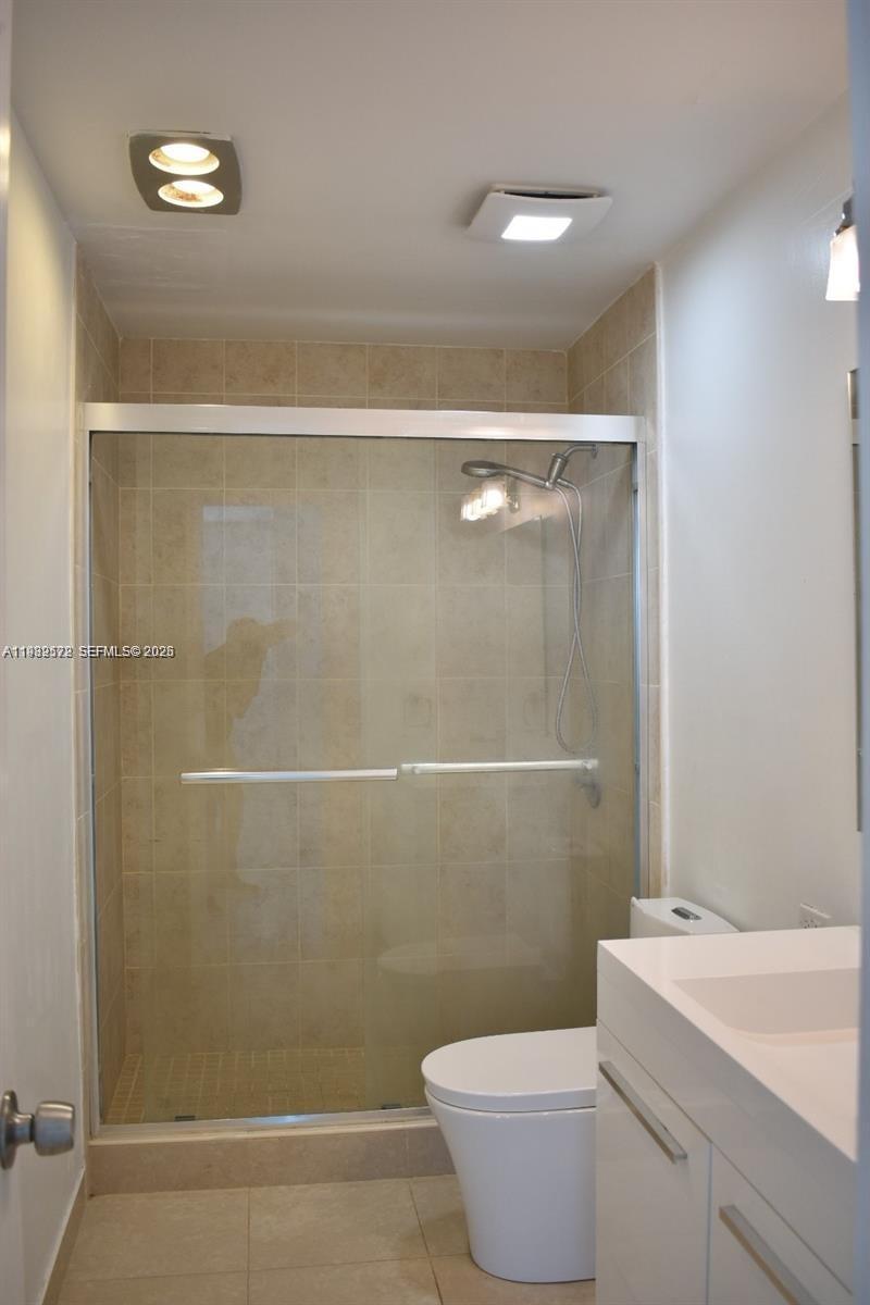 8024 Tatum Waterway Dr # 5A, Miami Beach FL 33141 photo 4
